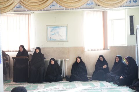 برگزاری نشست تبیینی اندیشه اللهی و سیاسی امام (ره)در خرم آباد