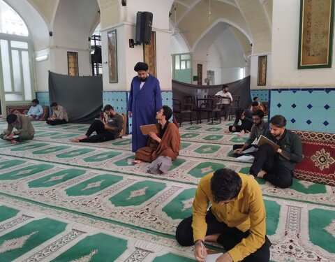 تصاویر/ امتحانات نهایی طلاب مدرسه علمیه آیت‌الله مدنی کاشانی(ره)