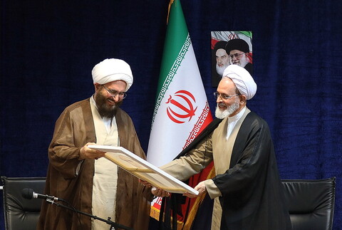 تصاویر/ دیدار رئیس شورای سیاست گذاری ائمه جمعه با آیت الله اعرافی