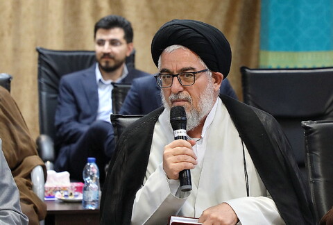 تصاویر/ دیدار رئیس شورای سیاست گذاری ائمه جمعه با آیت الله اعرافی