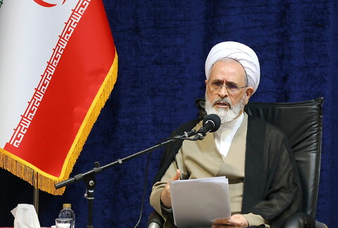 تصاویر/ دیدار رئیس شورای سیاست گذاری ائمه جمعه با آیت الله اعرافی