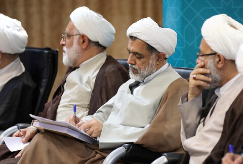 تصاویر/ دیدار رئیس شورای سیاست گذاری ائمه جمعه با آیت الله اعرافی