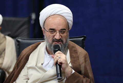 تصاویر/ دیدار رئیس شورای سیاست گذاری ائمه جمعه با آیت الله اعرافی