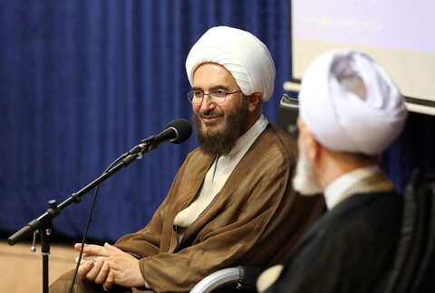 تصاویر/ دیدار رئیس شورای سیاست گذاری ائمه جمعه با آیت الله اعرافی