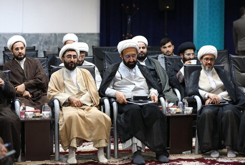 تصاویر/ دیدار رئیس شورای سیاست گذاری ائمه جمعه با آیت الله اعرافی