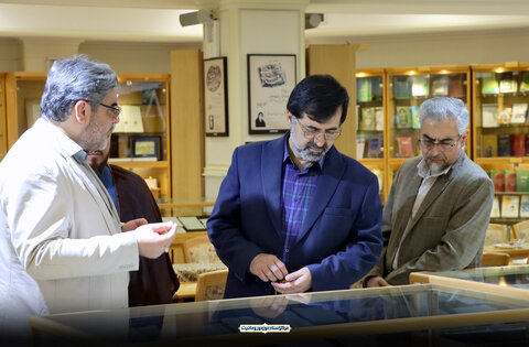 تصاویر/ بازدید استاندار قم از مرکز اسناد حوزه و روحانیت