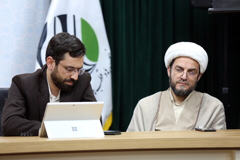 تصاویر/ هم اندیشی جمعی از نخبگان اقتصادی حوزه و دانشگاه