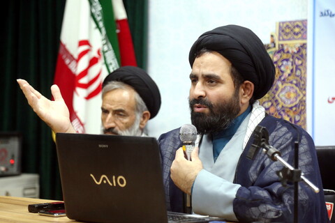 تصاویر/ هم اندیشی جمعی از نخبگان اقتصادی حوزه و دانشگاه