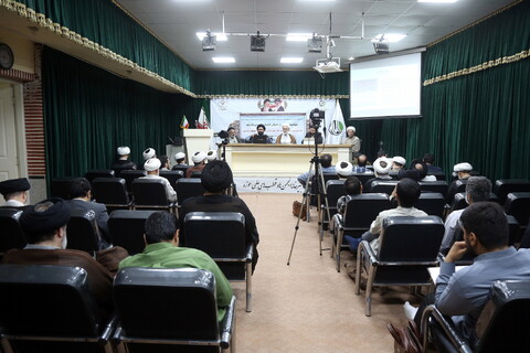 تصاویر/ هم اندیشی جمعی از نخبگان اقتصادی حوزه و دانشگاه