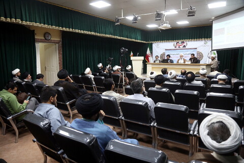 تصاویر/ هم اندیشی جمعی از نخبگان اقتصادی حوزه و دانشگاه