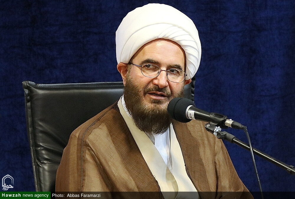 ۹۰۰ امام جمعه به پشتیبانی فکری و علمی حوزه علمیه نیاز دارند