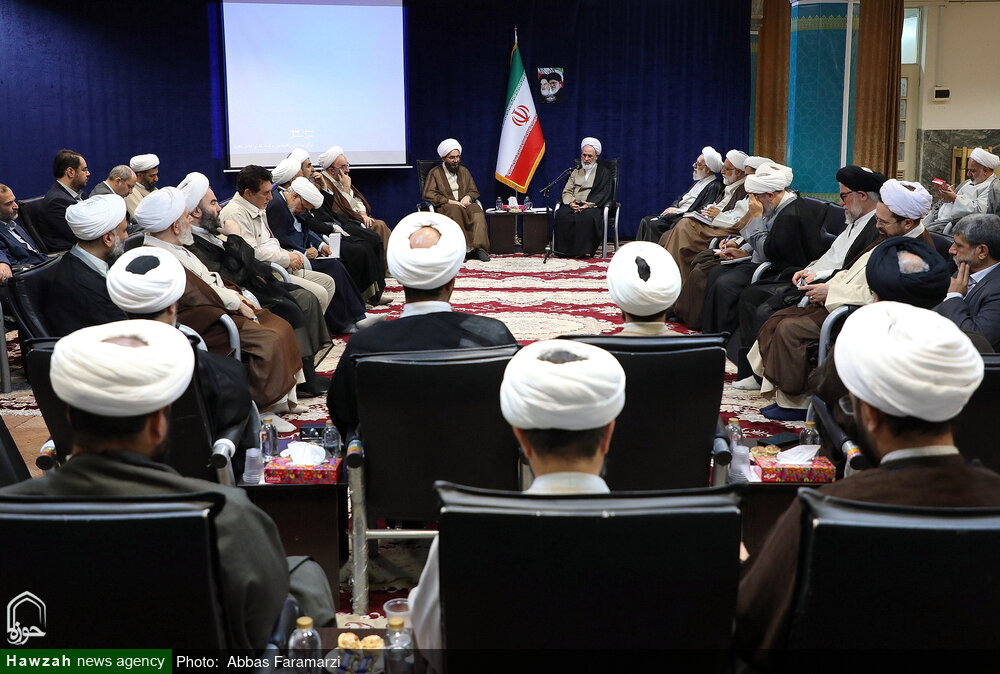 نهاد امامت جمعه از برجستهترین پیوندهای حوزه با نظام و انقلاب است / پیشنهاد تشکیل دبیرخانه همکاریهای حوزه و ائمه جمعه