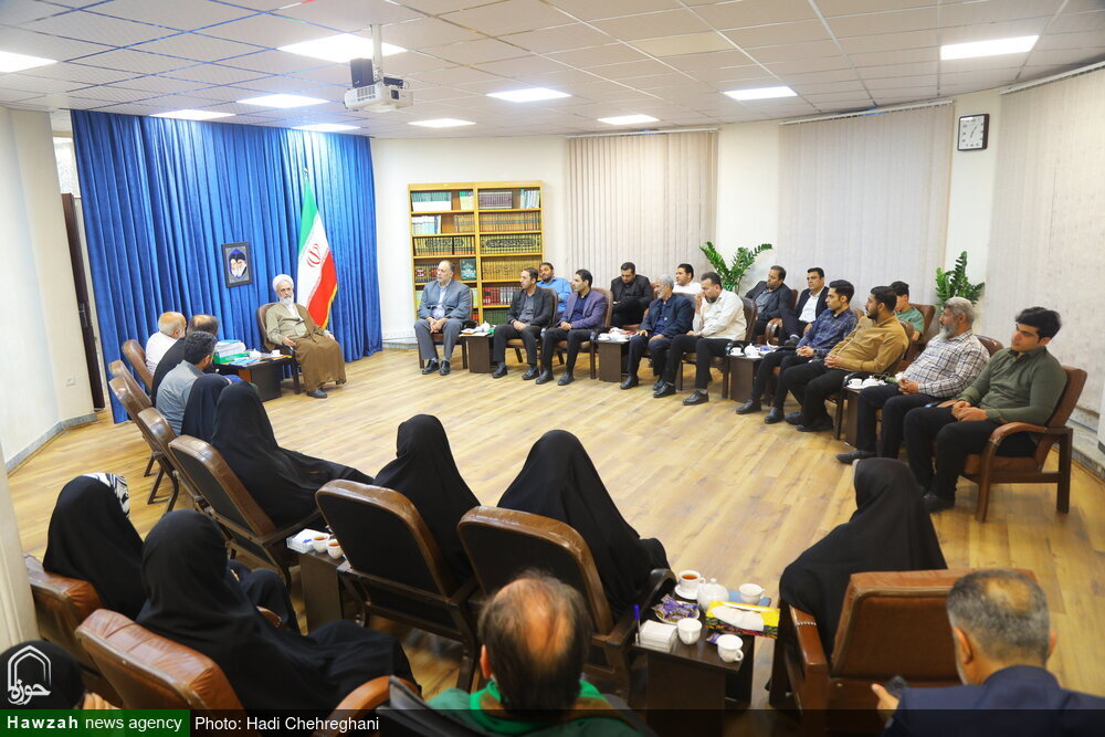 Kum Dini ve Millî Kimliğin Bayraktarı Olmalı