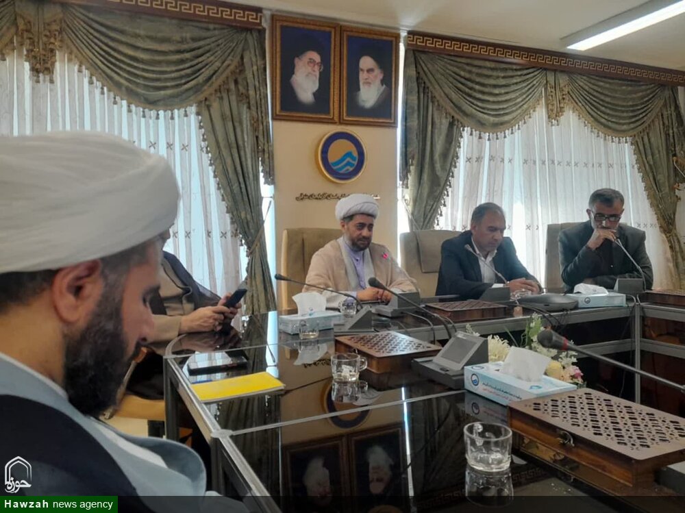 نشست همفکری دبیران نماز شرکت توانیر در تبریز برگزار شد