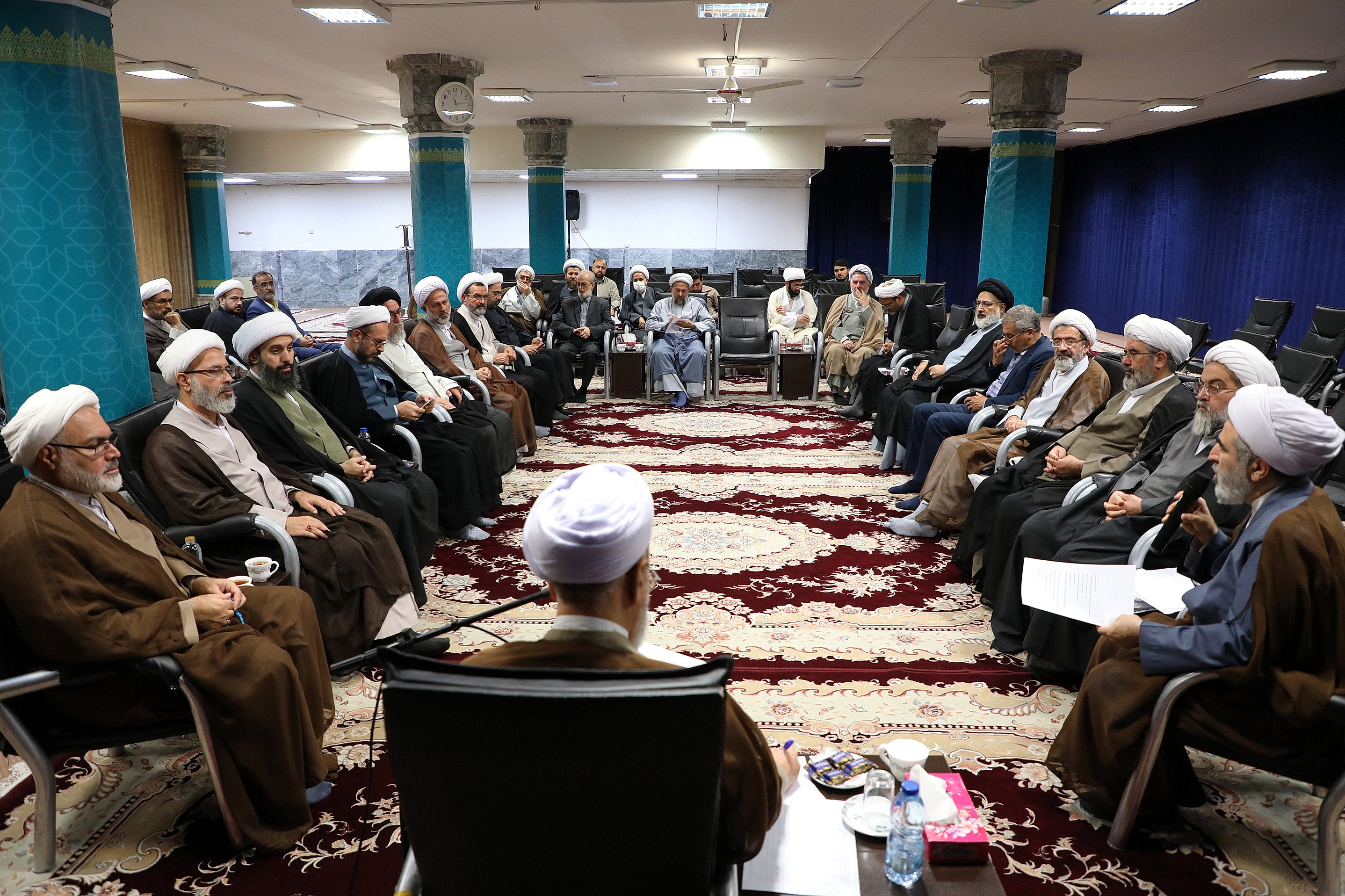 Ayat. Arafi meets with Secretariat Members of Centennial Conference of Qom Seminary