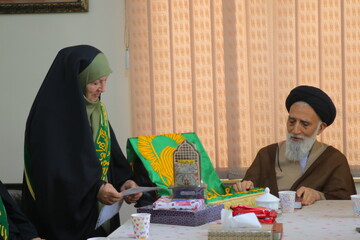 تصاویر/ تجلیل خادمان رضوی از آیت الله موسوی اصفهانی