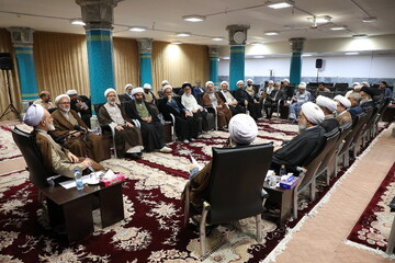 تصاویر/ دیدار دبیران و مدیران علمی همایش یکصدمین سالگرد بازتأسیس حوزه علمیه قم با آیت الله اعرافی