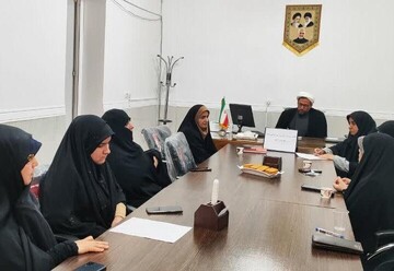 سیاست‌های باطل دشمنان متمرکز بر موضوع نهاد خانواده و بانوان است