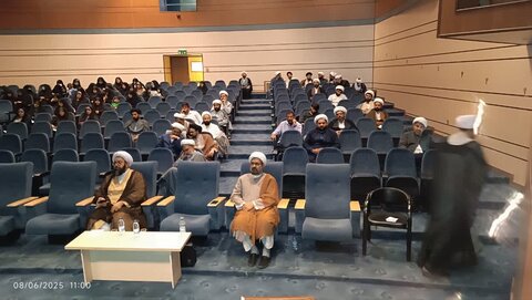 تصاویر برگزاری جلسه میثاق جاودان و سلسله نشست‌های علمی پاسخ به شبهات غدیر در خرم آباد