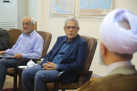 تصاویر / دیدار اعضای ستاد توسعه و بازسازی عتبات با آیت الله اعرافی