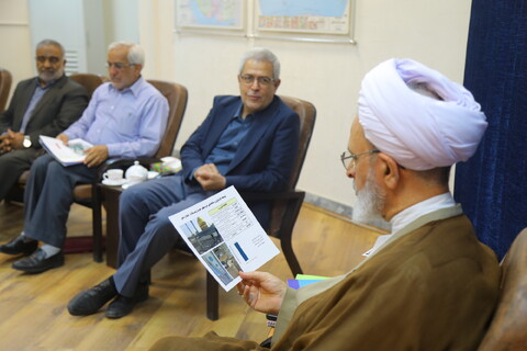 تصاویر / دیدار اعضای ستاد توسعه و بازسازی عتبات با آیت الله اعرافی