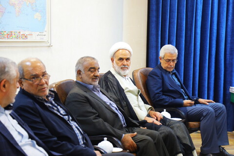 تصاویر / دیدار اعضای ستاد توسعه و بازسازی عتبات با آیت الله اعرافی