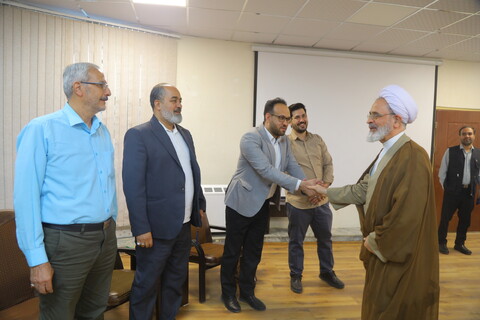 تصاویر / دیدار اعضای ستاد توسعه و بازسازی عتبات با آیت الله اعرافی