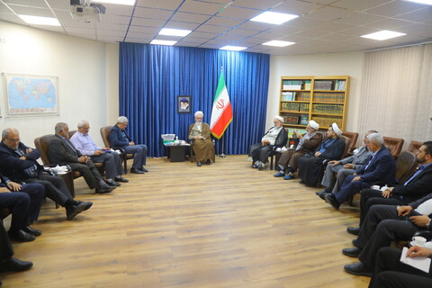 تصاویر / دیدار اعضای ستاد توسعه و بازسازی عتبات با آیت الله اعرافی