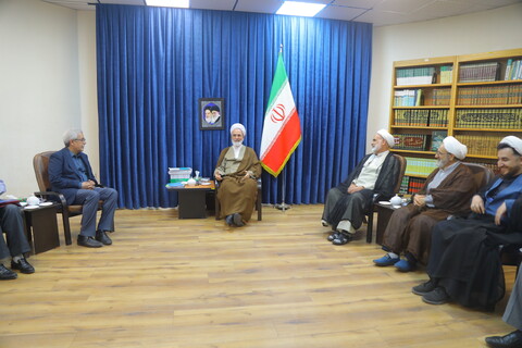 تصاویر / دیدار اعضای ستاد توسعه و بازسازی عتبات با آیت الله اعرافی