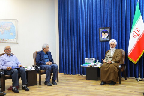 تصاویر / دیدار اعضای ستاد توسعه و بازسازی عتبات با آیت الله اعرافی