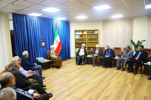 تصاویر / دیدار اعضای ستاد توسعه و بازسازی عتبات با آیت الله اعرافی