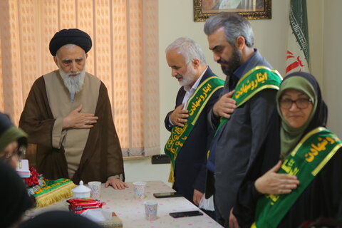 تجلیل از آیت الله موسوی اصفهانی