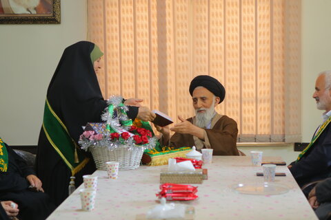 تجلیل از آیت الله موسوی اصفهانی