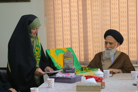 تجلیل از آیت الله موسوی اصفهانی