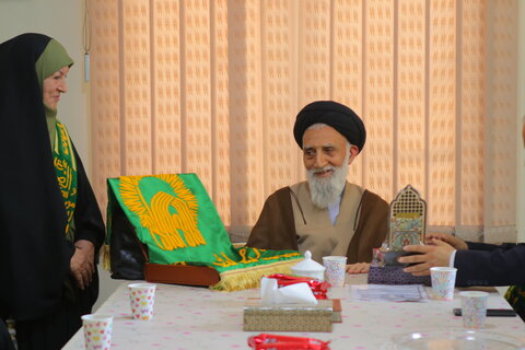 تجلیل از آیت الله موسوی اصفهانی