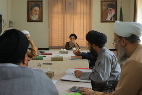 جلسه شورای معاونین