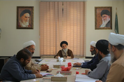 جلسه شورای معاونین