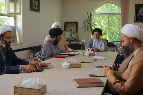 جلسه شورای معاونین