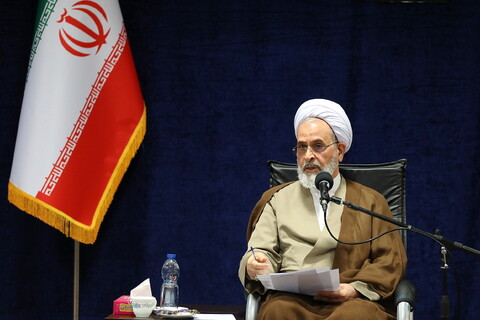 دیدار دبیران و مدیران علمی همایش یکصدمین سالگرد بازتأسیس حوزه علمیه قم با آیت الله اعرافی