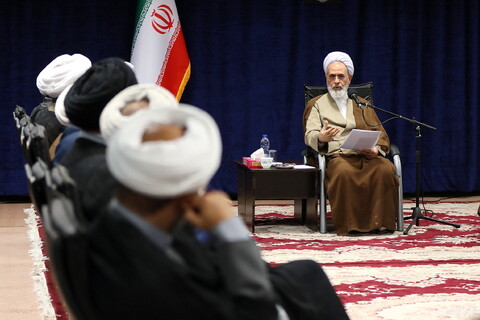 دیدار دبیران و مدیران علمی همایش یکصدمین سالگرد بازتأسیس حوزه علمیه قم با آیت الله اعرافی