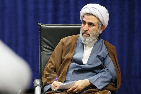 دیدار دبیران و مدیران علمی همایش یکصدمین سالگرد بازتأسیس حوزه علمیه قم با آیت الله اعرافی