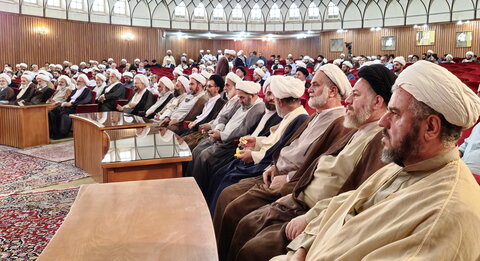 تصاویر/ دیدار نماینده ولی در استان گیلان با طلاب گیلانی مقیم قم