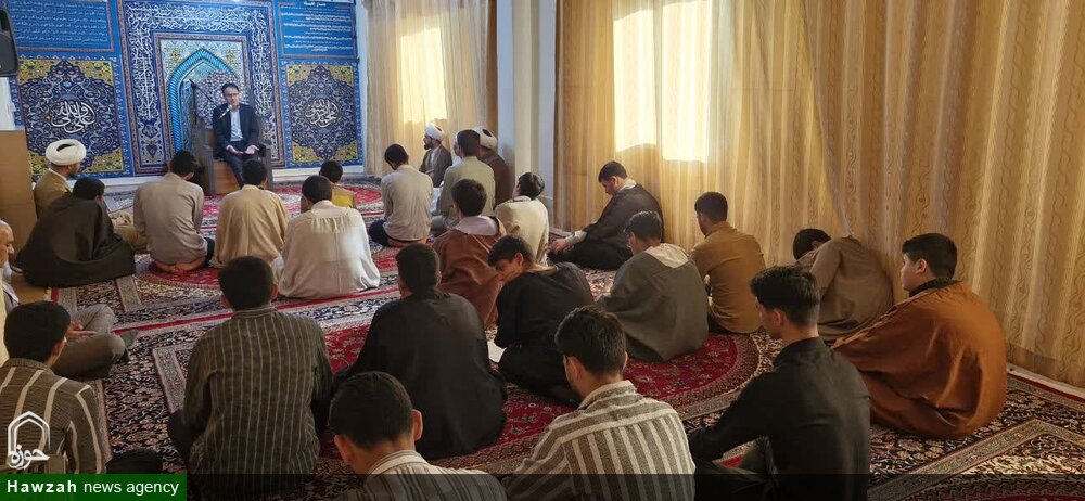 دیدار فرماندار پارس‌آباد با طلاب مدرسه علمیه امام محمد باقر(ع) + تصاویر