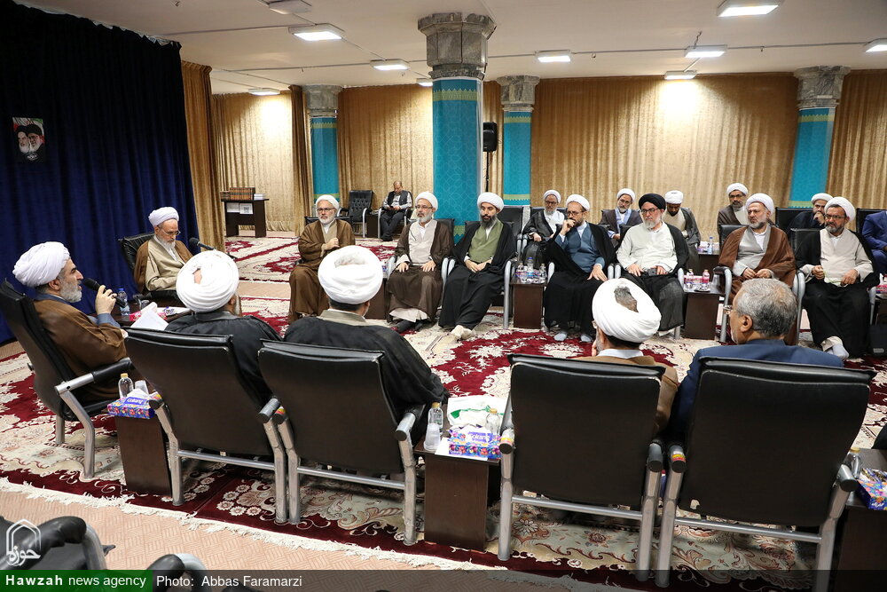Səda konfransı böyük hövzənin kollektiv kimliyini nümayiş etdirdi / İnqilab Rəhbərinin, ali dini şəxslərin və hövzə qurumlarının geniş dəstəyinə və iştirakına görə təşəkkür
