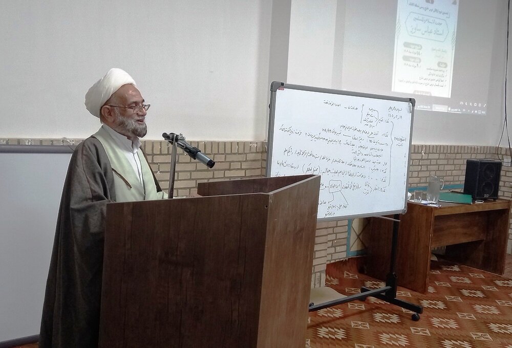 درس خارج به صورت کارگاهی برگزار شود