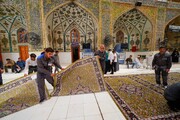 بالصور/ استبدال سجّاد الصحن الحيدري الشريف احتفاءً بعيد الغدير الأغر