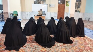 برای موفقیت در دنیا و آخرت، باید از امام معصوم(ع) پیروی کنیم