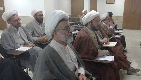 تصاویر/ اجلاسیه شورای آموزش استان و مدارس علمیه منطقه کاشان - پایش پرونده‌های تحصیلی