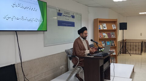 تصاویر/ اجلاسیه شورای آموزش استان و مدارس علمیه منطقه کاشان - پایش پرونده‌های تحصیلی