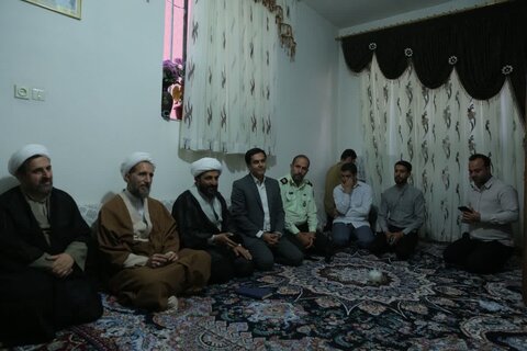 تصاویر / دیدار امام جمعه قزوین با خانواده شهید در الموت شرقی